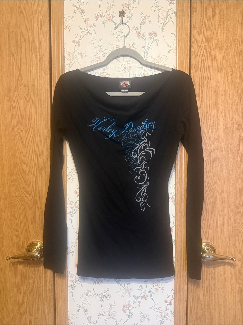 Harley-Davidson Black Long-Sleeve Tee with Blue and Silver Scroll Graphic